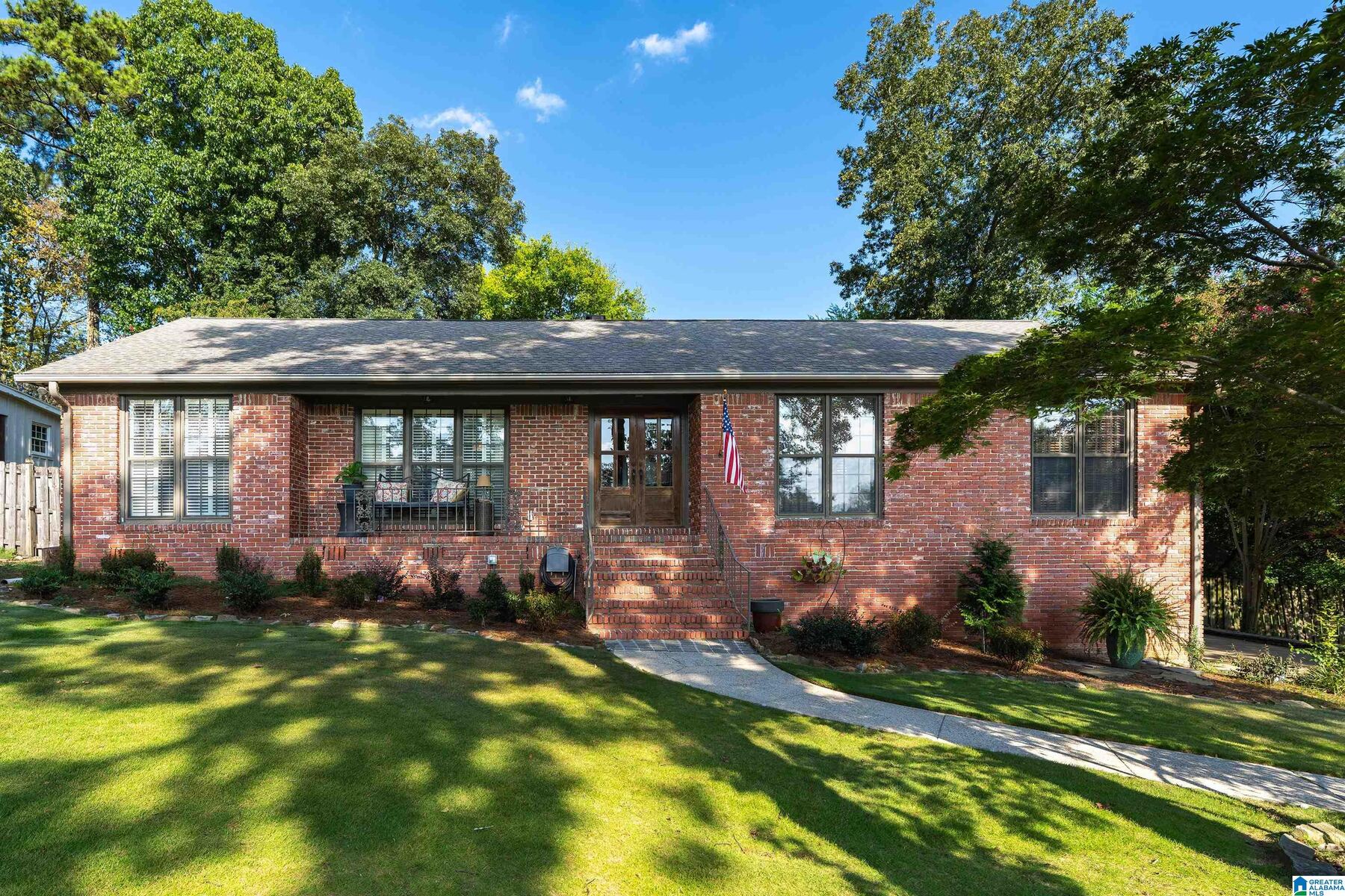909 Granbury Road, Vestavia Hills